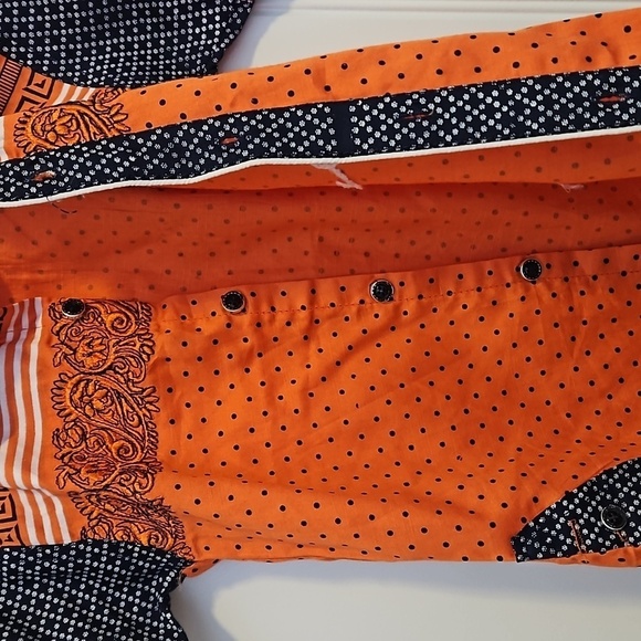 🩴Orange button down with design Size  2T Boy - Picture 3 of 5